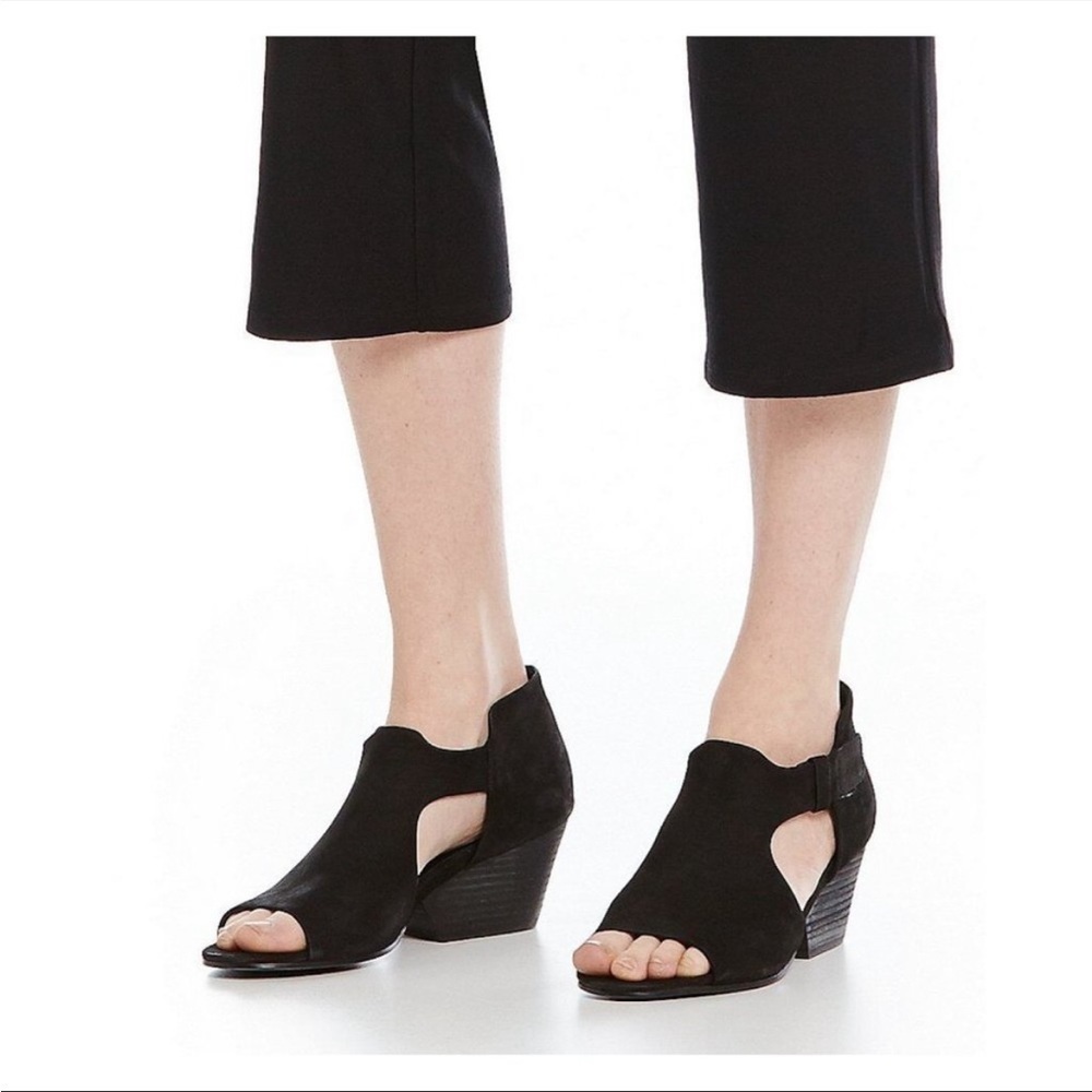 Eileen Fisher Iris Black Tumbled Nubuck Heeled Cut Out Sandal Size 8.5